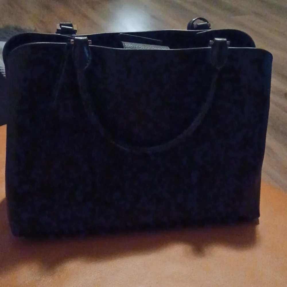 > Michael Kors Black Shoulder Bag